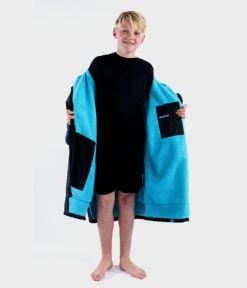 Dryrobe Advance Kids Short Sleeve BLACK BLUE 8 Dryrobe Advance Kids Short Sleeve BLACK BLUE -Outdoor Products Sales SS Black Blue 2 2024x2024 d5df1ff3 7d9a 479b 9a2b f57674f9865b